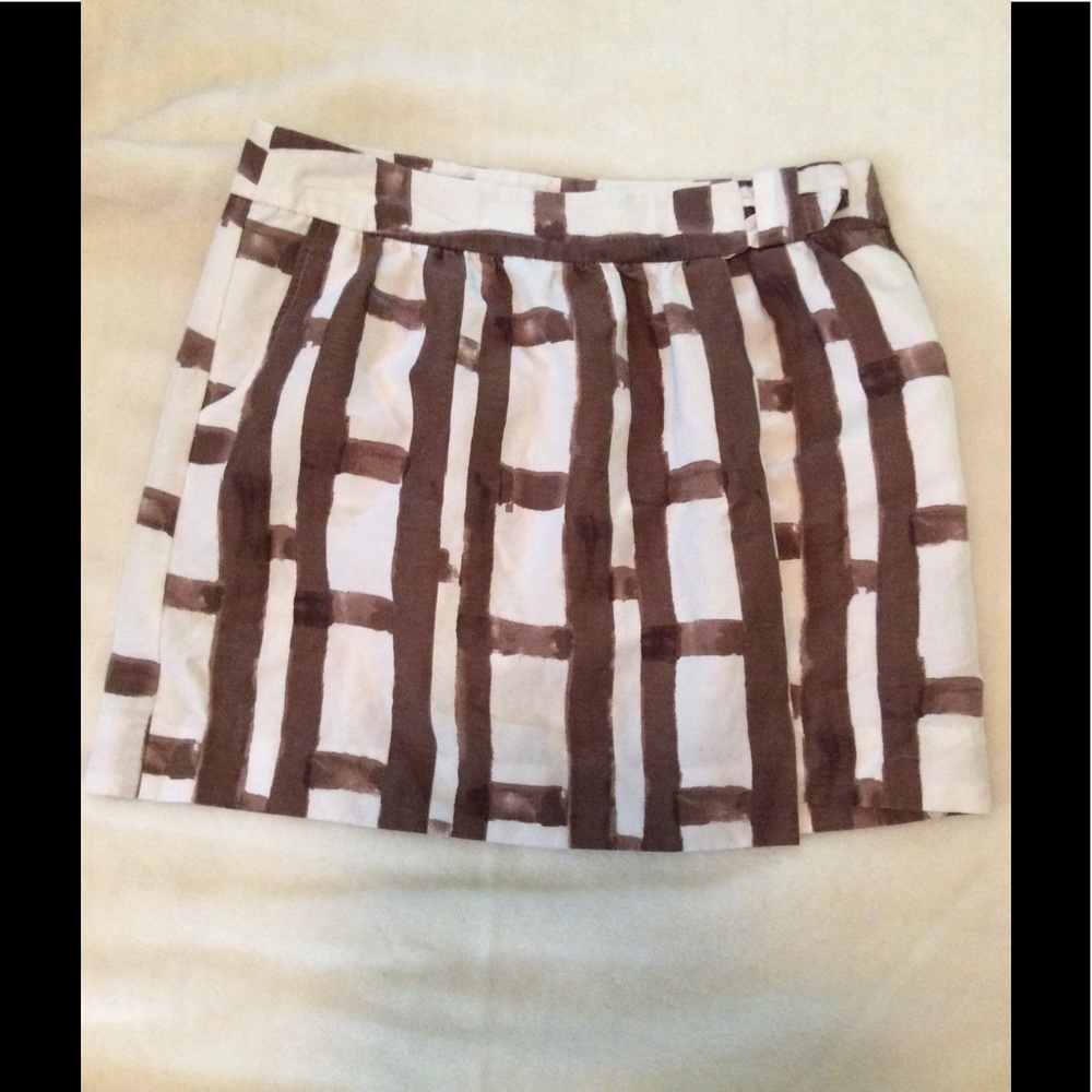 Banana Republic wrap around skirt white/br…